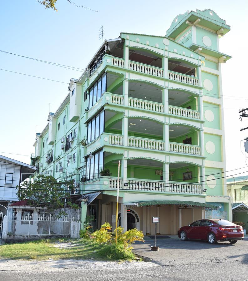 Regency Suites Hotel Georgetown Exterior foto